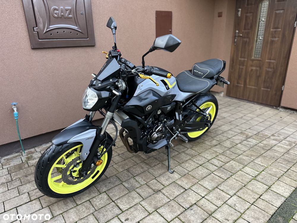 Yamaha MT - 6