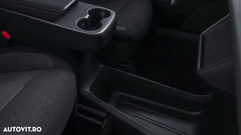 Tesla Model Y RWD Standard - 13