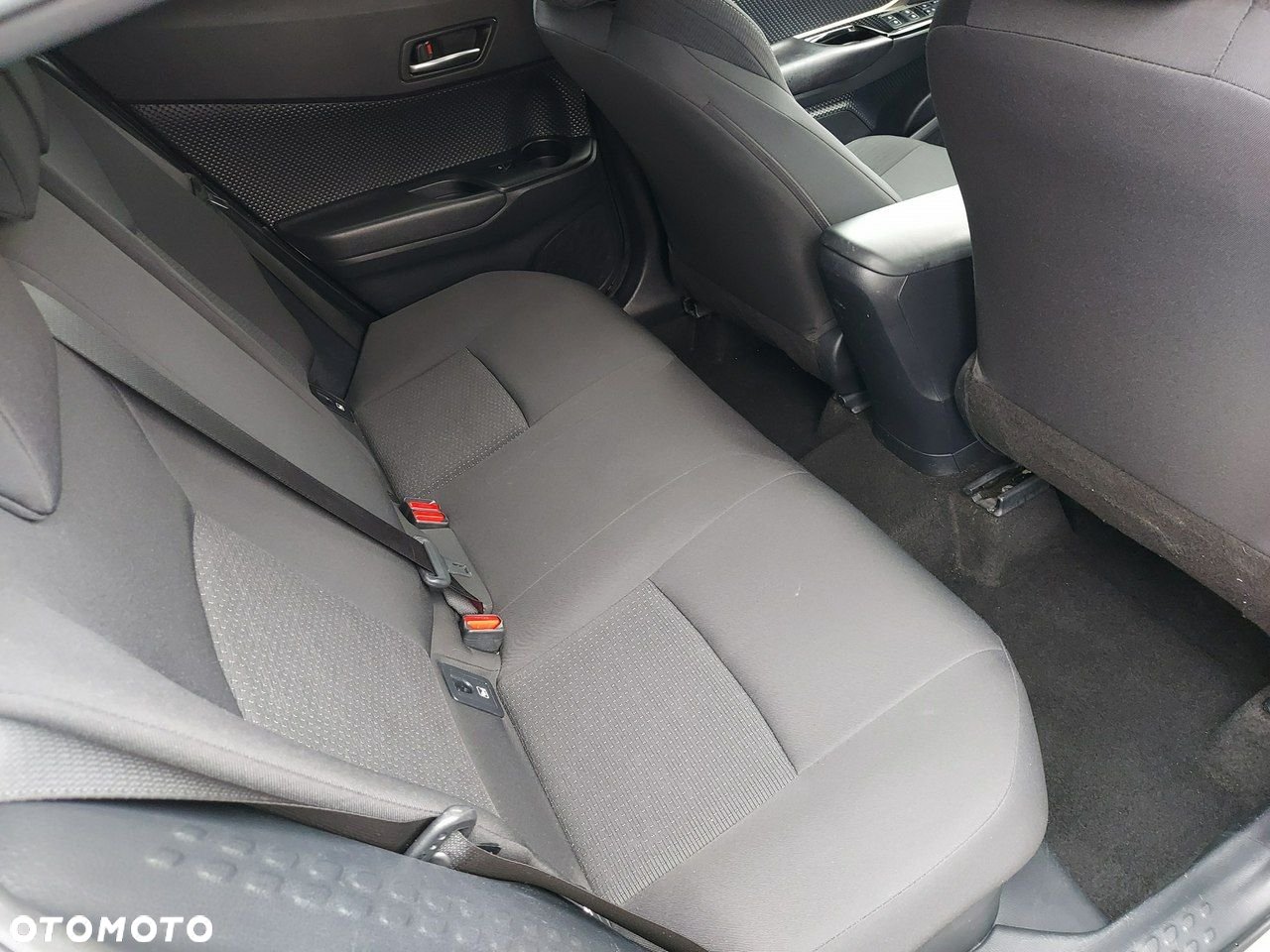Toyota C-HR - 10