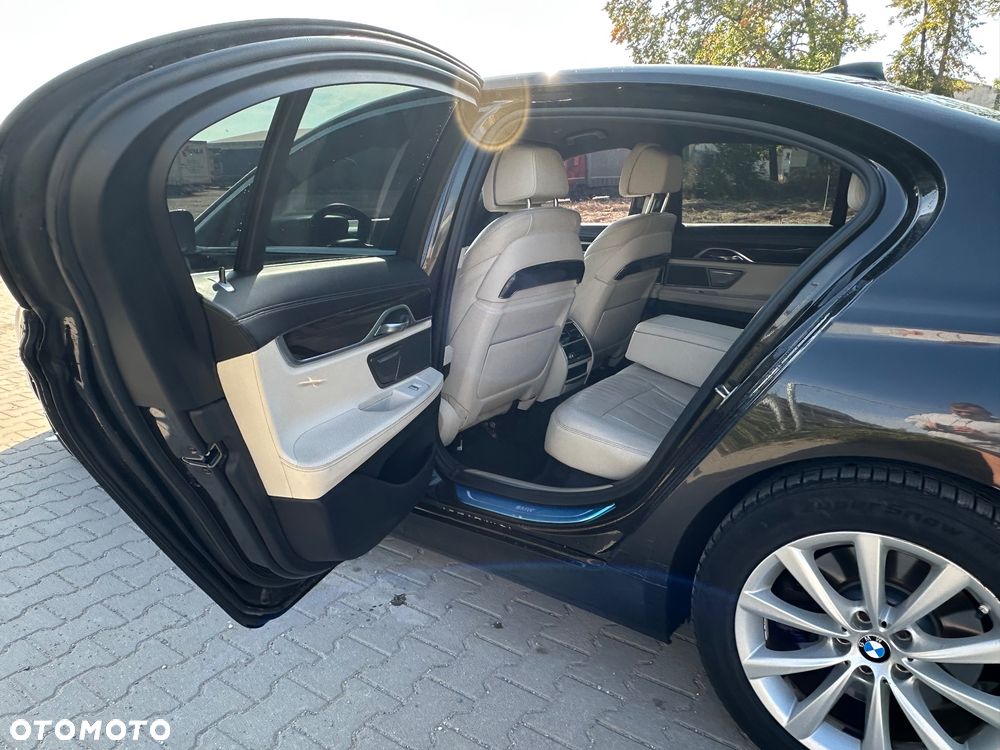 BMW Seria 7 740d xDrive - 16