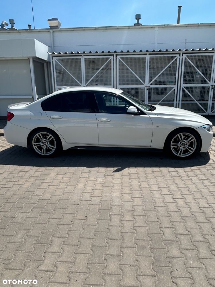 BMW Seria 3 320d M Sport - 18