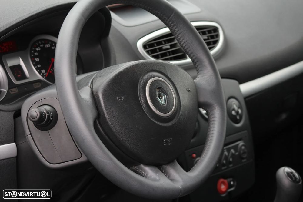 Renault Clio 1.5 dCi Dynamique S - 15