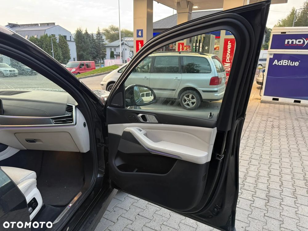 BMW X7 xDrive40d mHEV - 23