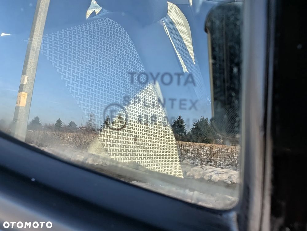 Toyota Yaris 1.3 - 28