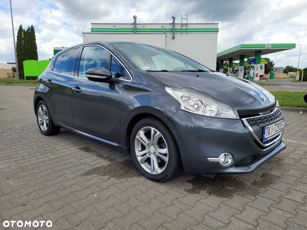Peugeot 208 - 2