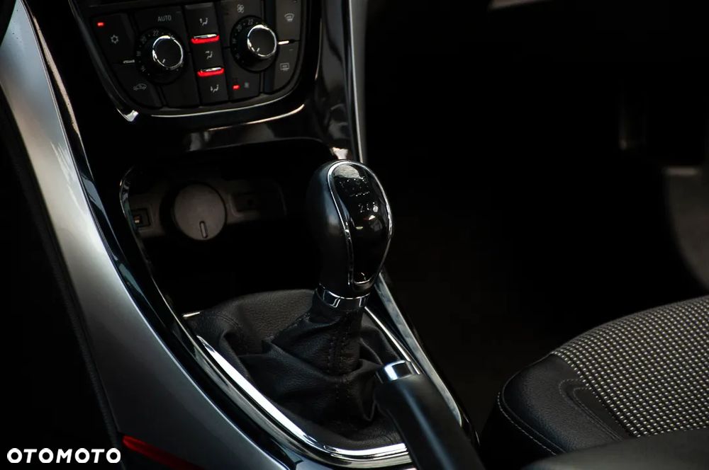 Opel Astra 1.4 Turbo - 37