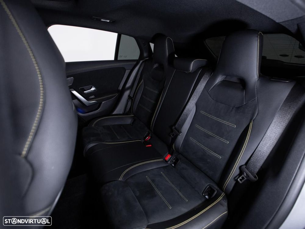 Mercedes-Benz CLA 45 AMG S Shooting Brake 4Matic+ - 12
