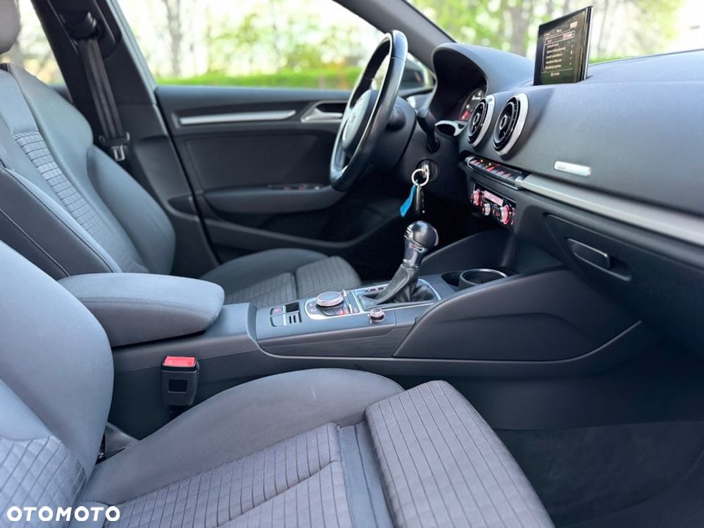 Audi A3 Sportback 2.0 TDI (clean diesel) S tronic S line Sportpaket - 11