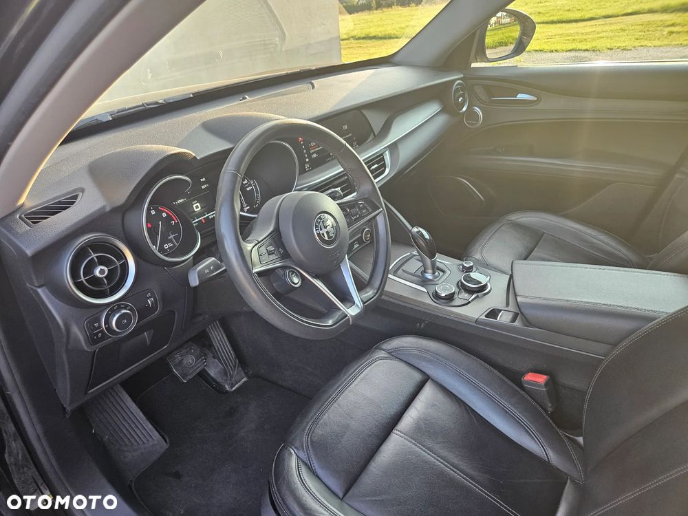 Alfa Romeo Stelvio 2.0 Turbo 16V AT8-Q4 Lusso - 10