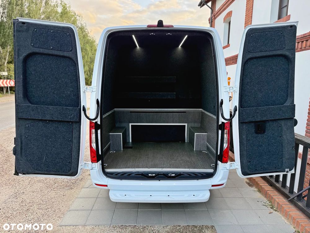 Mercedes-Benz Sprinter 907.235 - 31