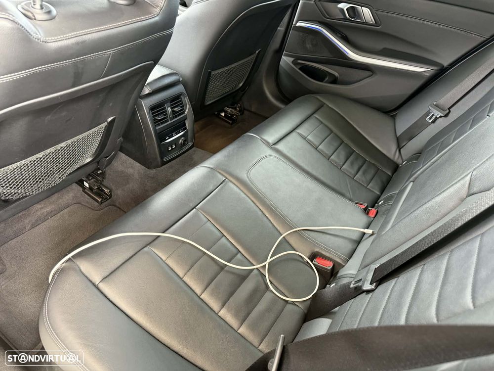 BMW 320 d Line Luxury Auto - 9