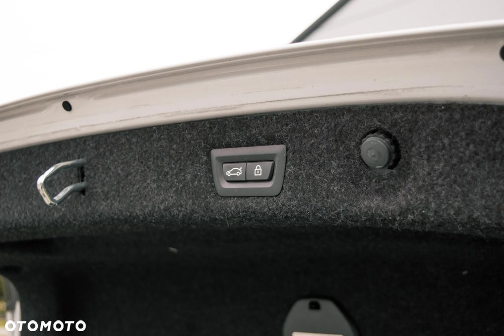 BMW Seria 5 540i M Sport sport - 36