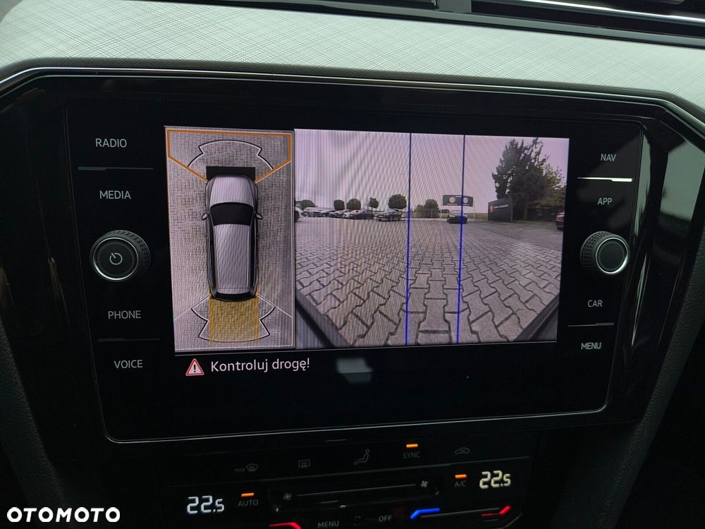 Volkswagen Passat - 25
