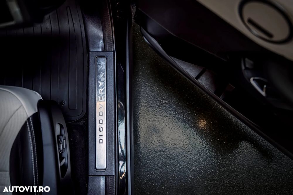 Land Rover Discovery 3.0D 250 MHEV R-Dynamic HSE - 25
