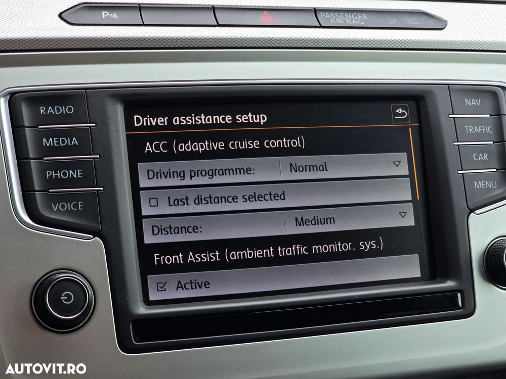 Volkswagen Passat - 29