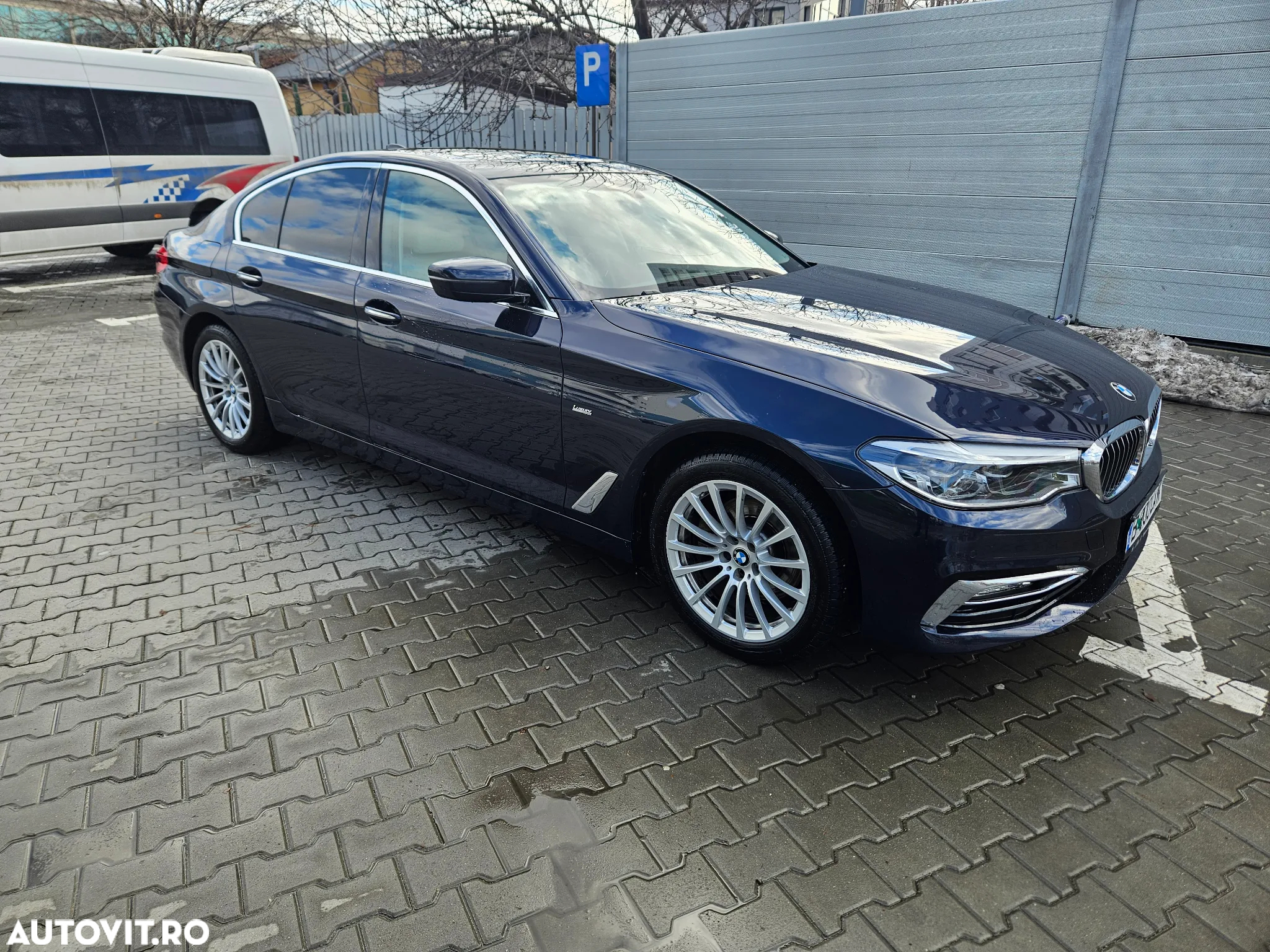 BMW Seria 5 520i Aut. Luxury Line - 15