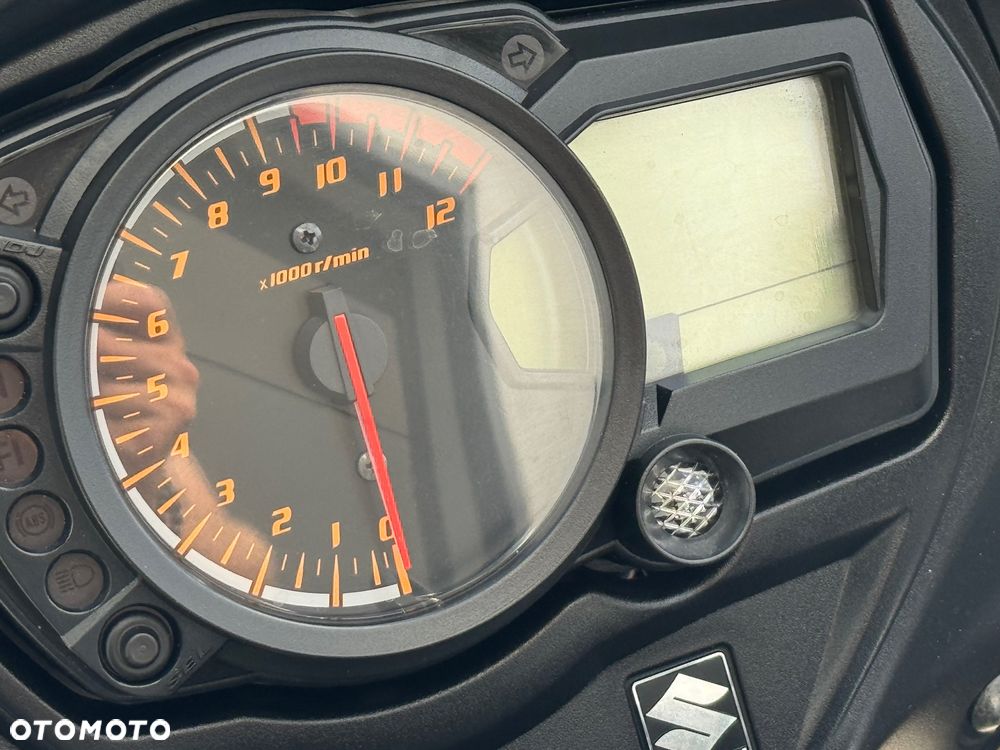 Suzuki GSX - 19