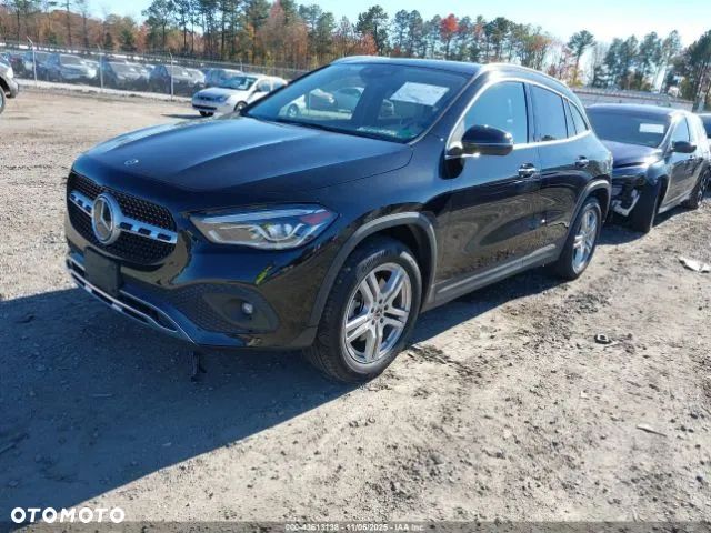 Mercedes-Benz GLA 250 4Matic 8G-DCT Special Edition - 3