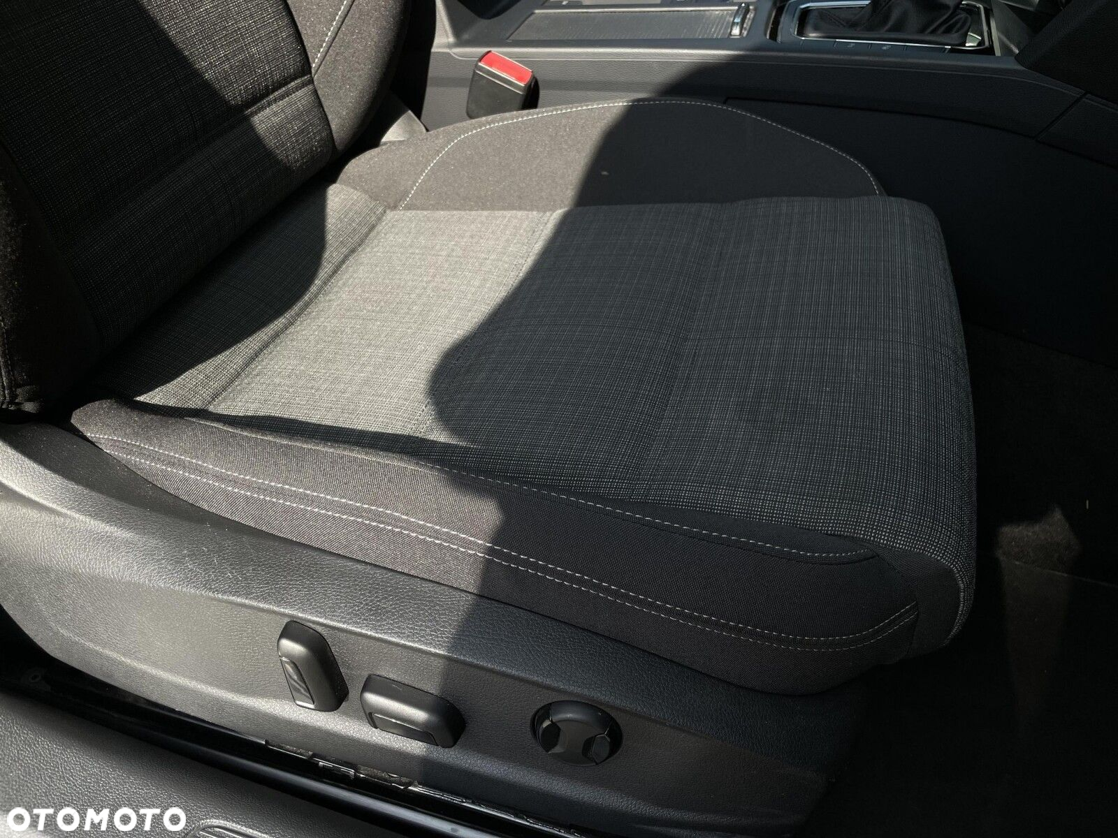 Volkswagen Passat 2.0 TDI Business DSG - 26
