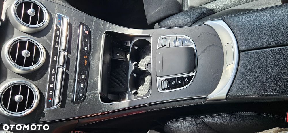 Mercedes-Benz GLC 220 d 4Matic 9G-TRONIC AMG Line - 38
