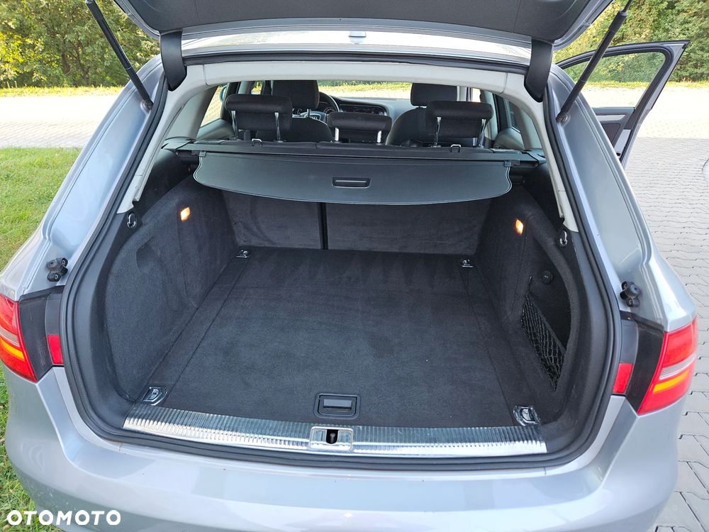 Audi A4 Avant 2.0 TDI DPF Ambiente - 12