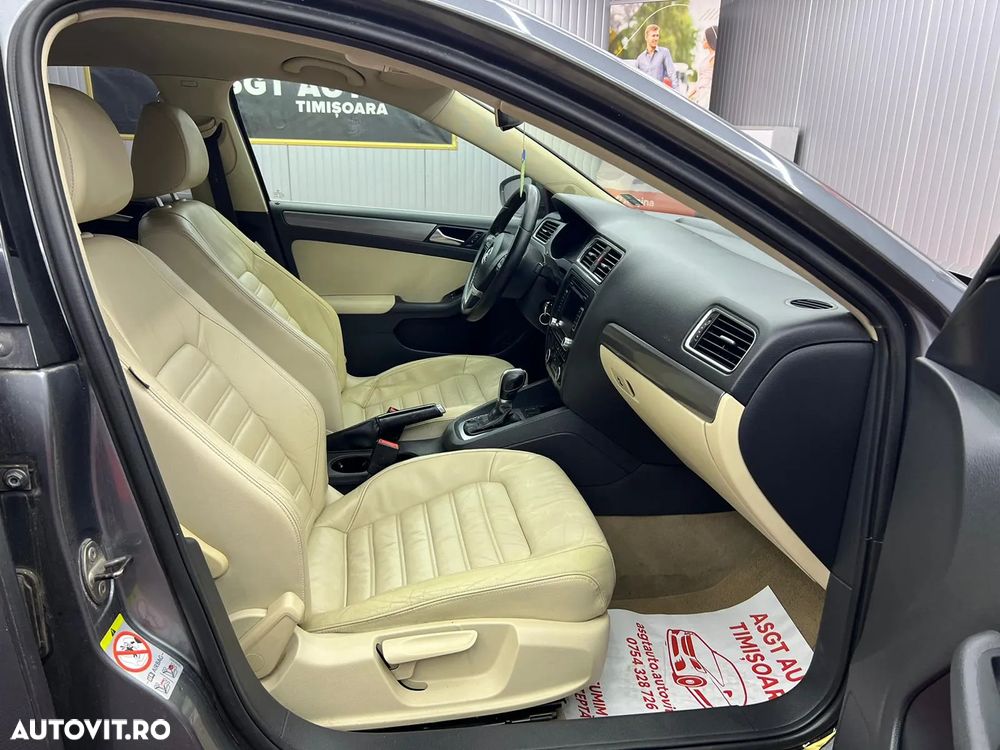 Volkswagen Jetta - 13