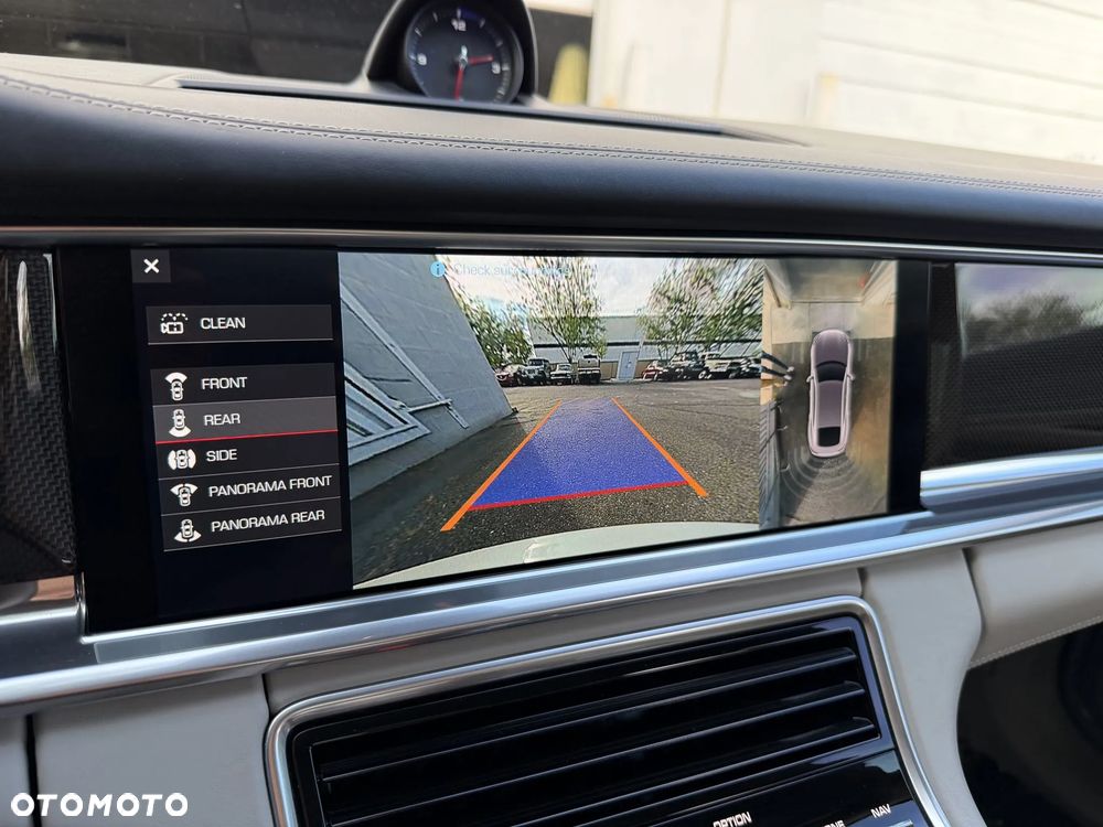 Porsche Panamera - 24