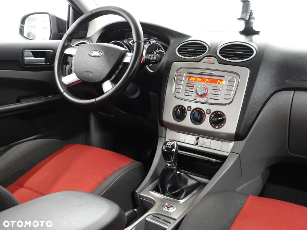Ford Focus - 30