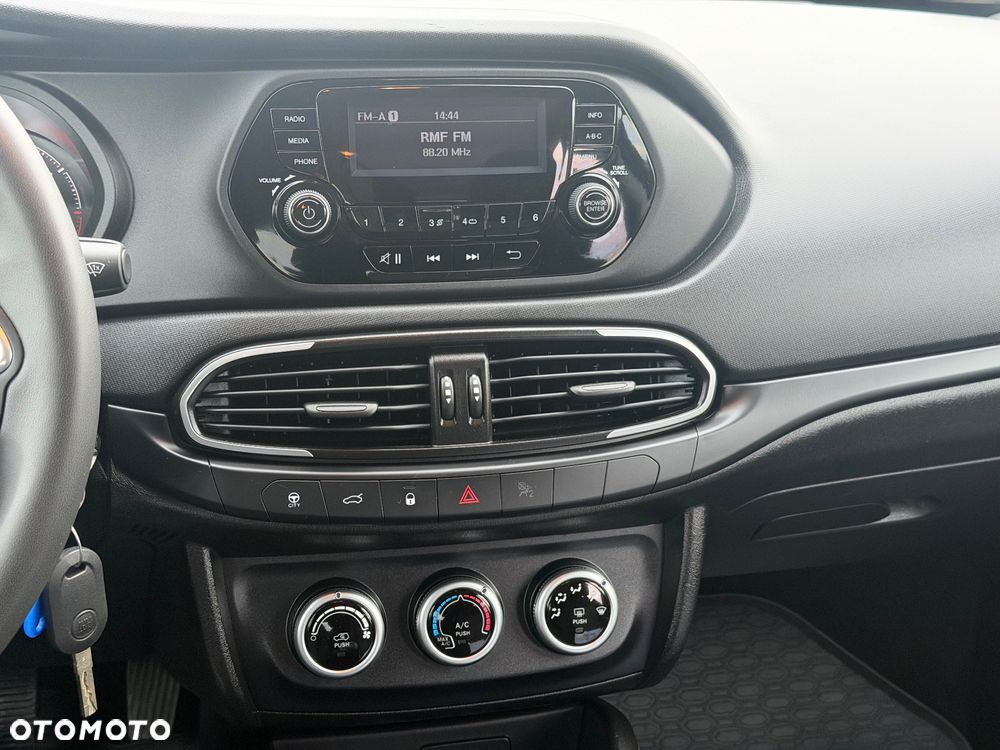 Fiat Tipo 1.4 Classic - 21