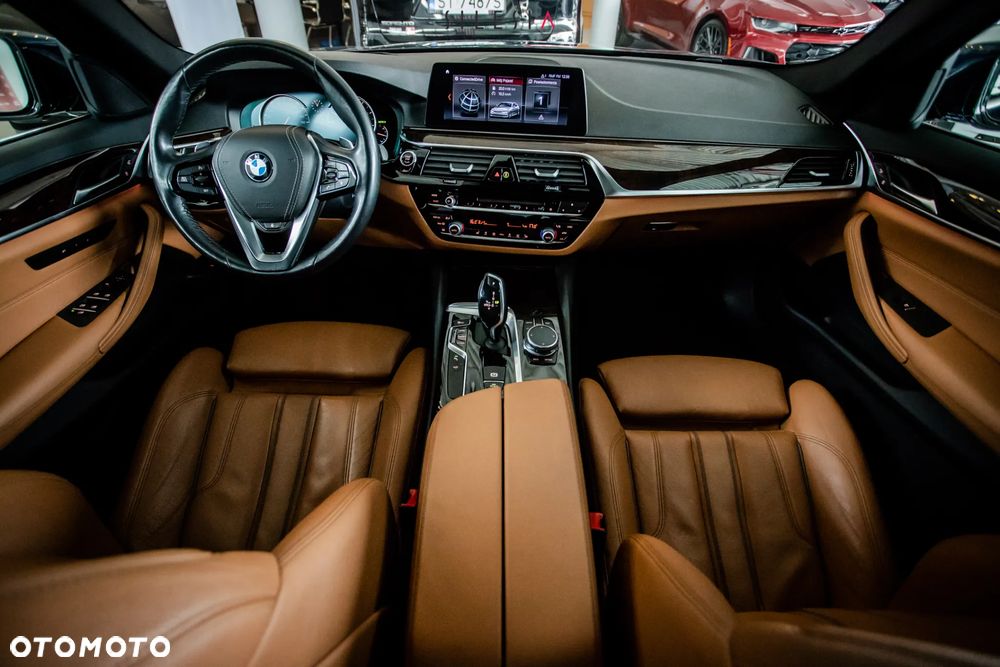 BMW Seria 5 530i xDrive - 12