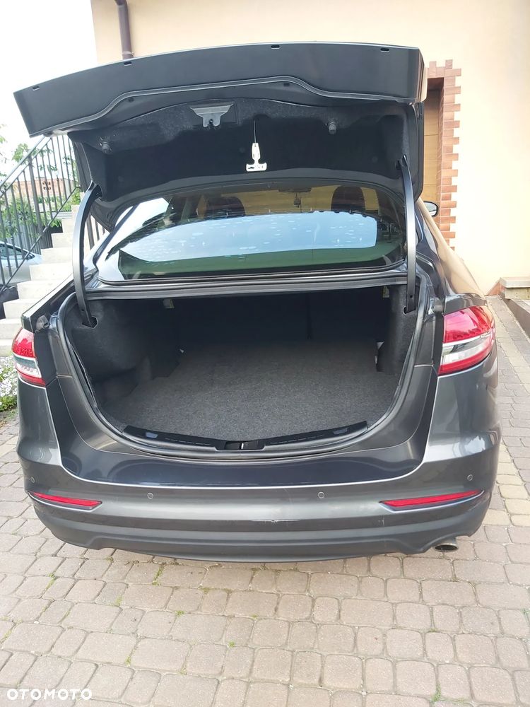 Ford Fusion - 8