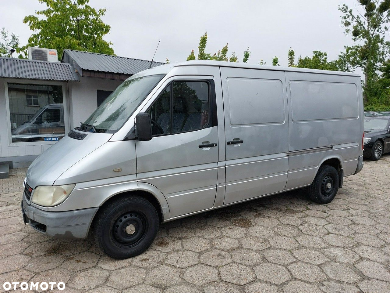 Mercedes-Benz 313 - 4