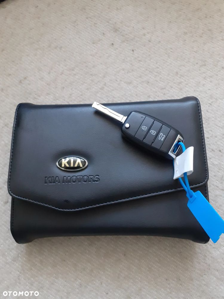 Kia Rio - 15