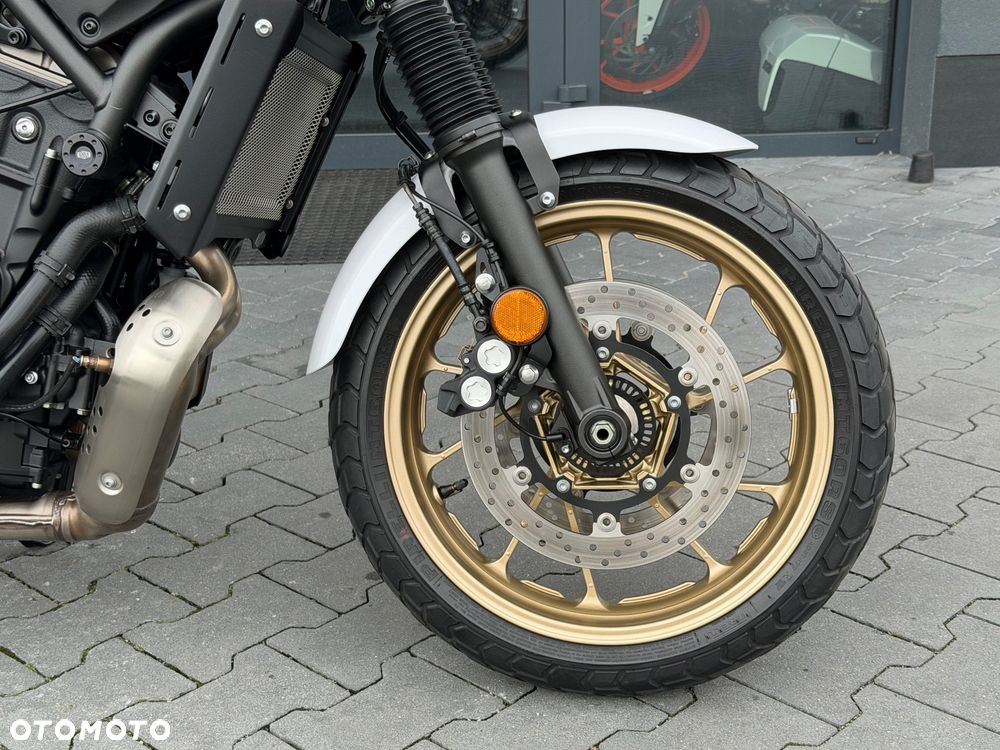 Yamaha XSR - 8