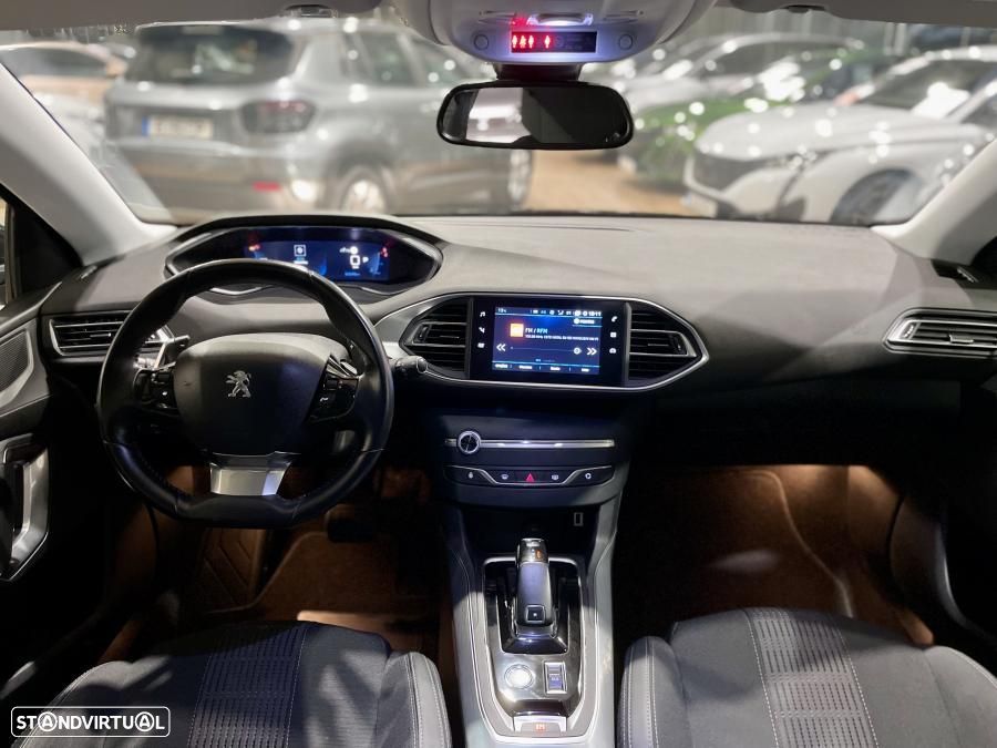 Peugeot 308 1.2 PureTech Allure Pack EAT8 - 30