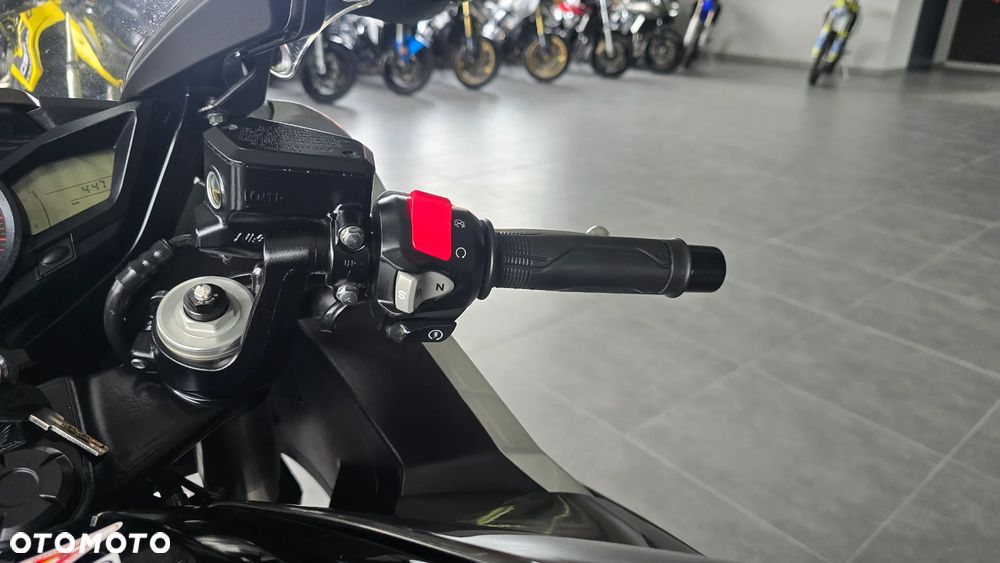 Honda VFR - 24