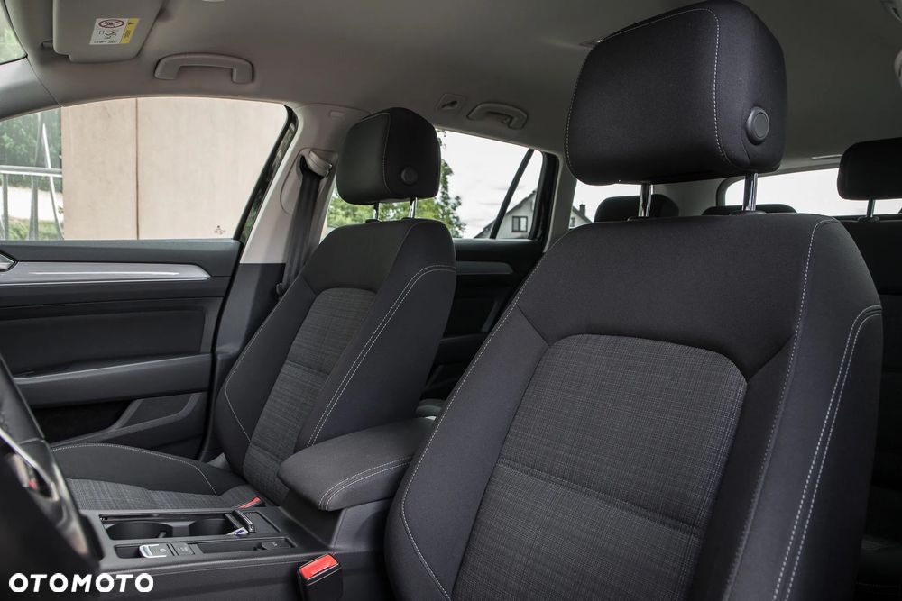 Volkswagen Passat - 17
