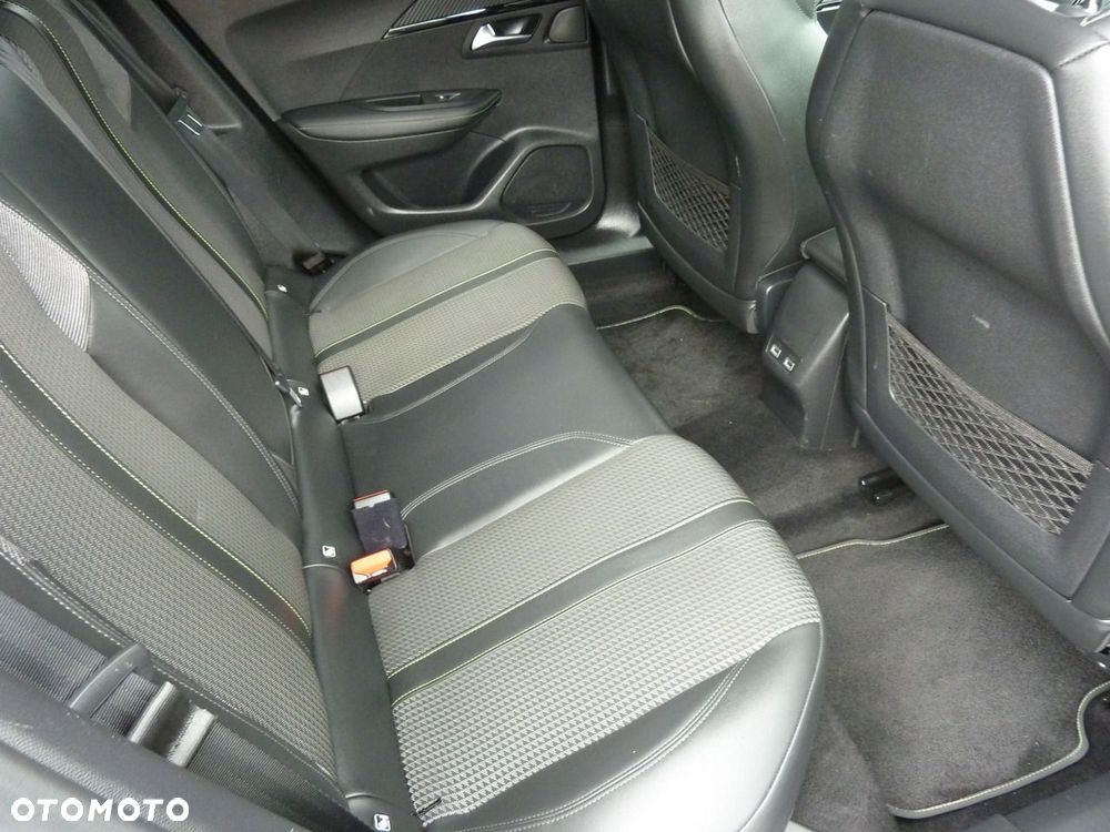 Peugeot 2008 - 14