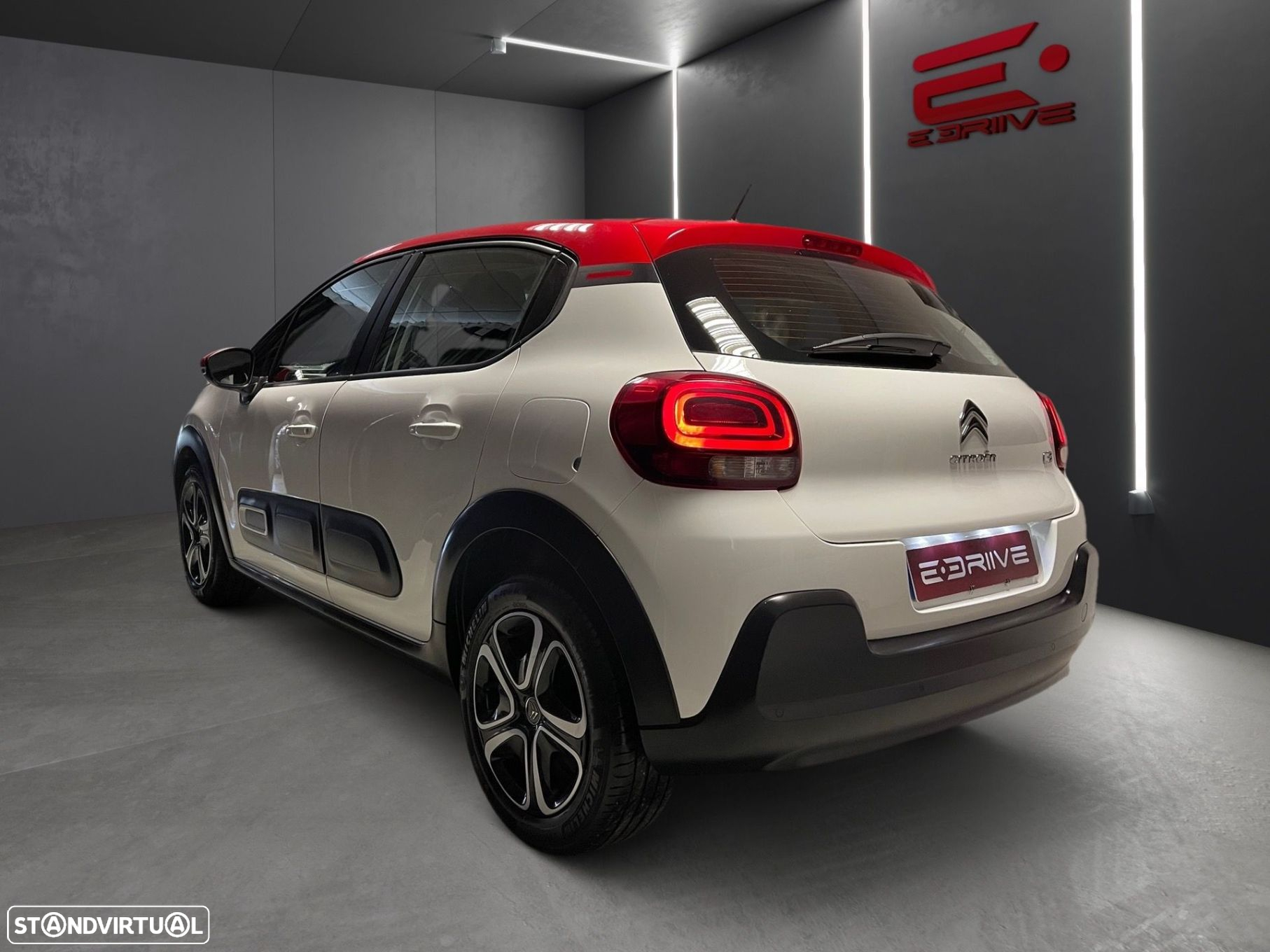 Citroën C3 1.2 PureTech Shine EAT6 - 4