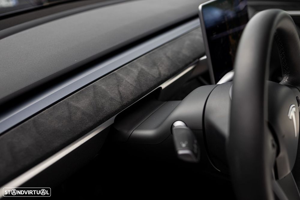 Tesla Model Y Long Range Dual Motor AWD - 12