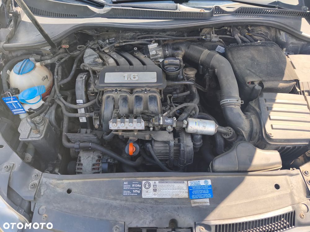 Volkswagen Golf 1.6 Comfortline - 8