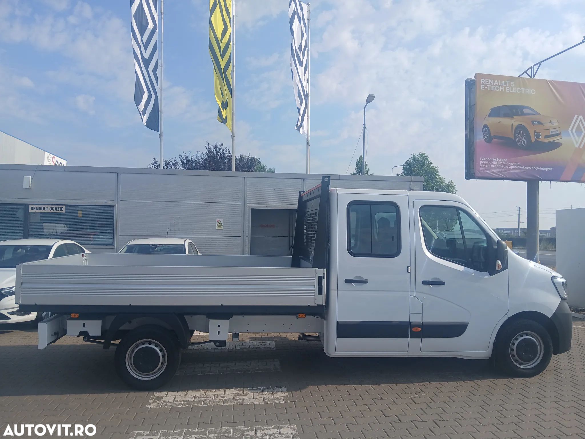 Renault Sasiu Cabina Dubla 6+1 locuri Tractiune 3.5T - 1