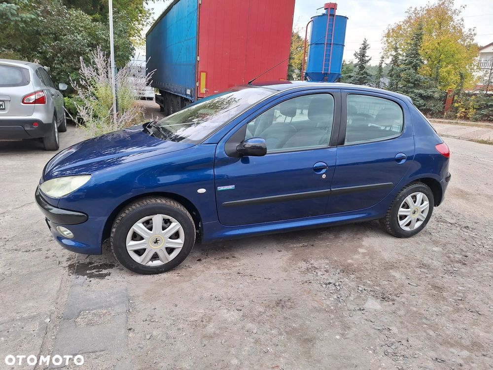 Peugeot 206 2003 photo 3