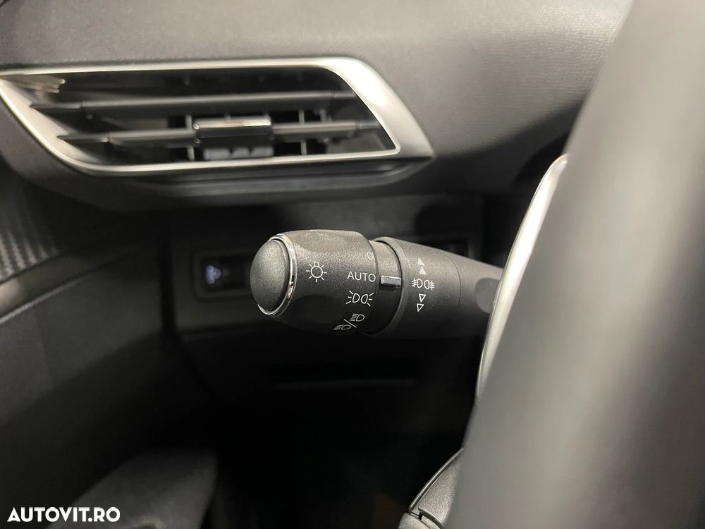 Peugeot 3008 1.5 BlueHDI 130 EAT8 Active Pack - 22