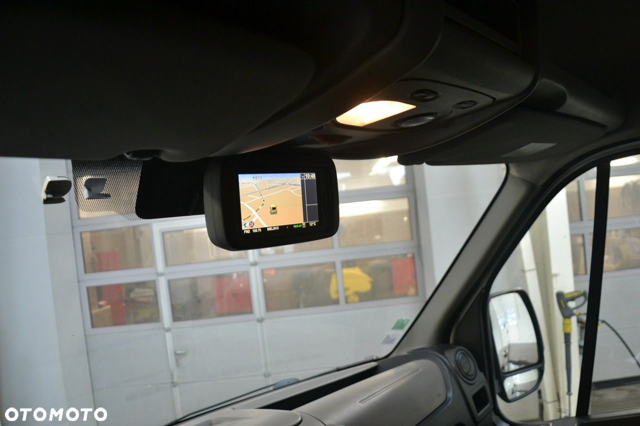Nissan NV 400 - 18