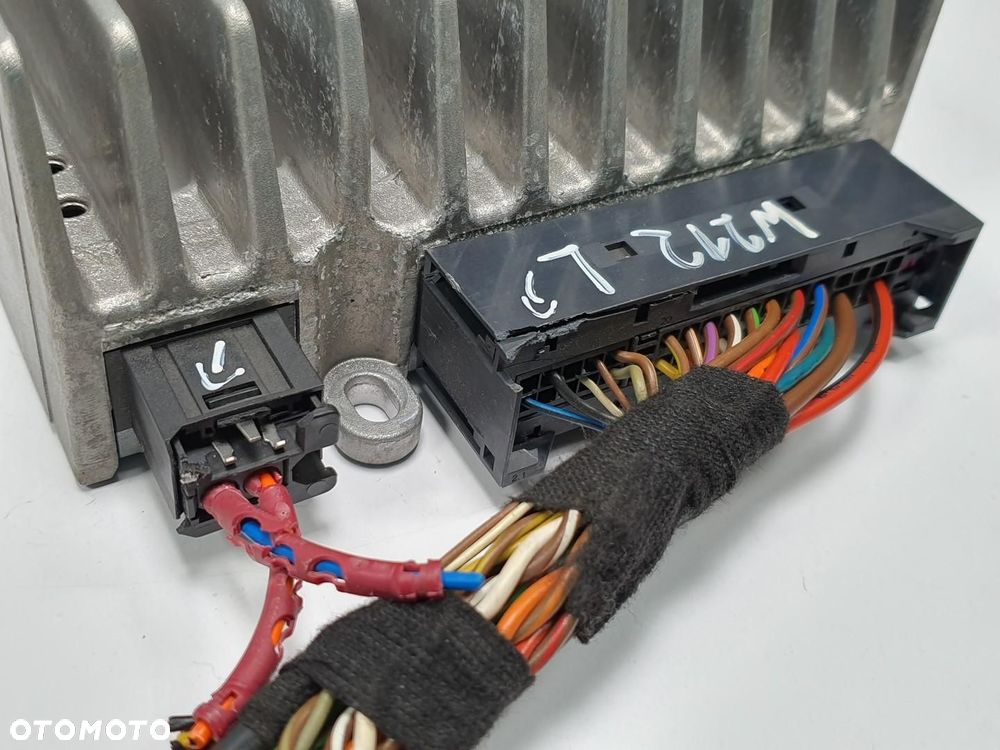 WZMACNIACZ HARMAN MERCEDES W212 A2129002401 - 3