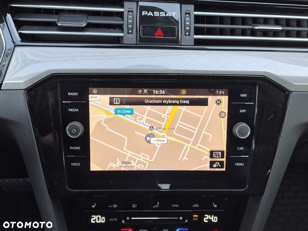 Volkswagen Passat - 11
