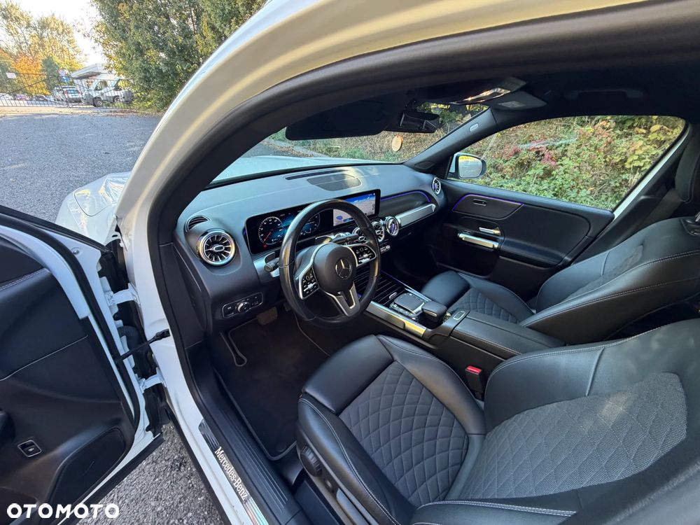 Mercedes-Benz GLB - 15