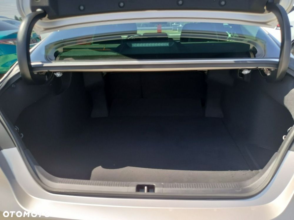 Toyota Camry 2.5 Hybrid Comfort CVT - 38