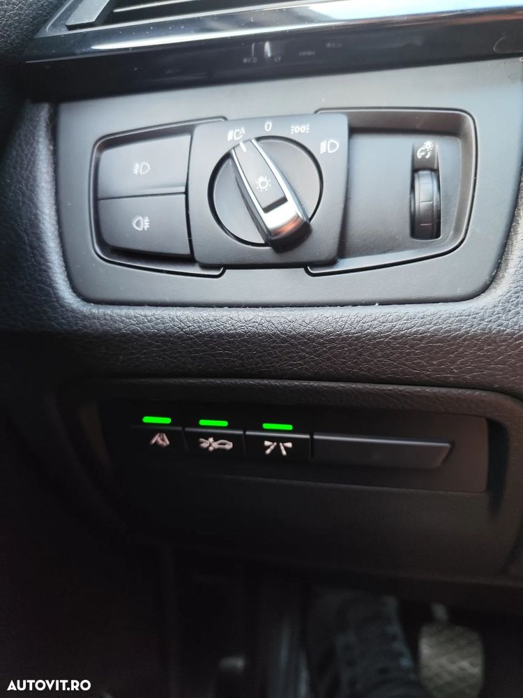BMW Seria 3 320i xDrive - 9